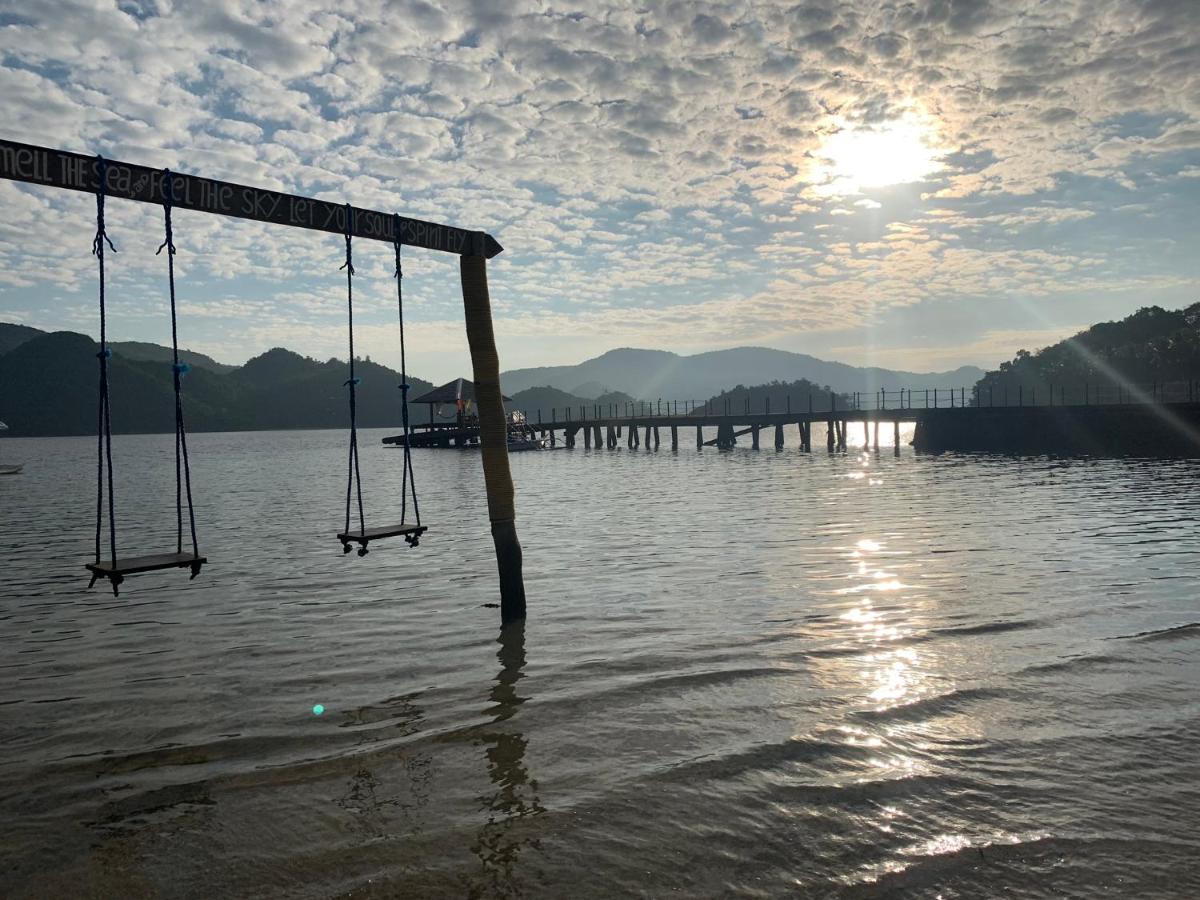 Pangulatan Beach Resort El Nido Bagian luar foto