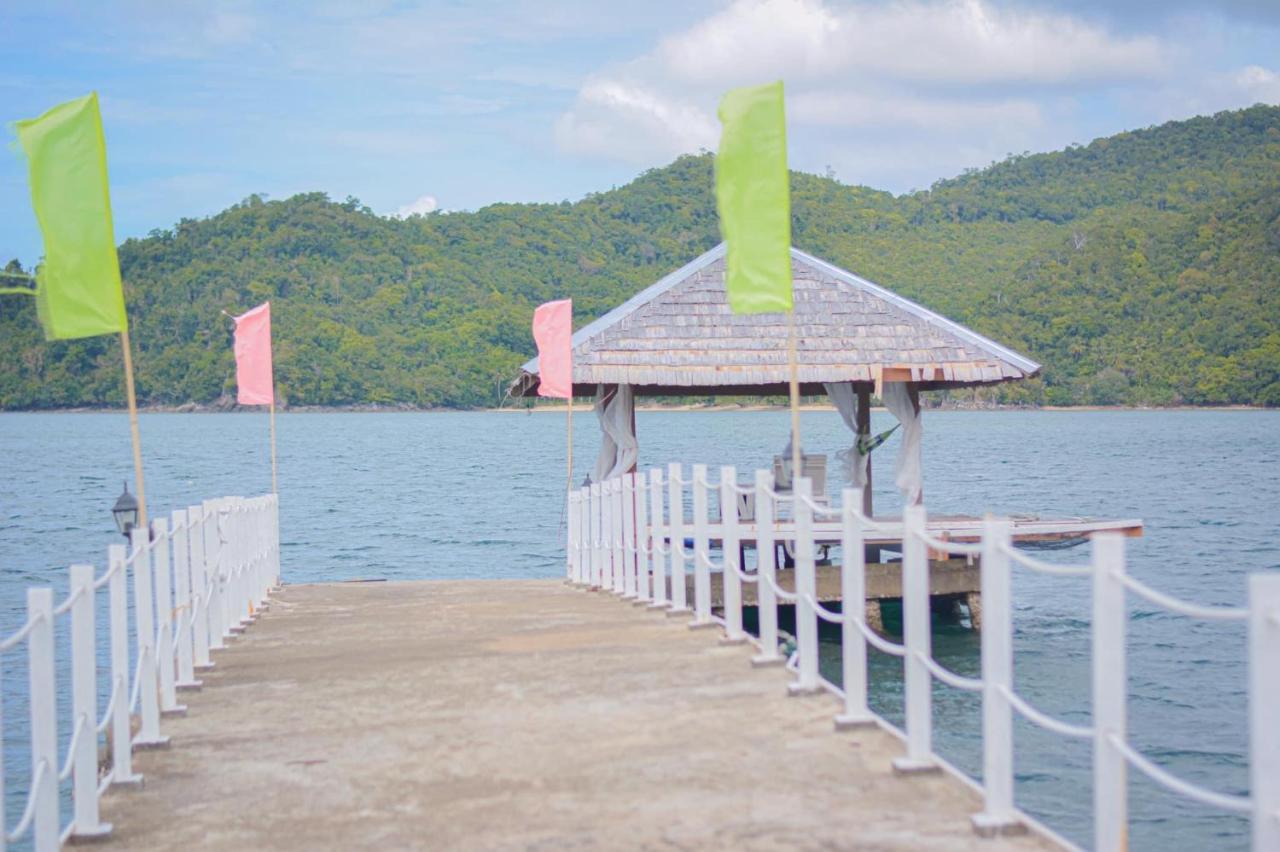 Pangulatan Beach Resort El Nido Bagian luar foto